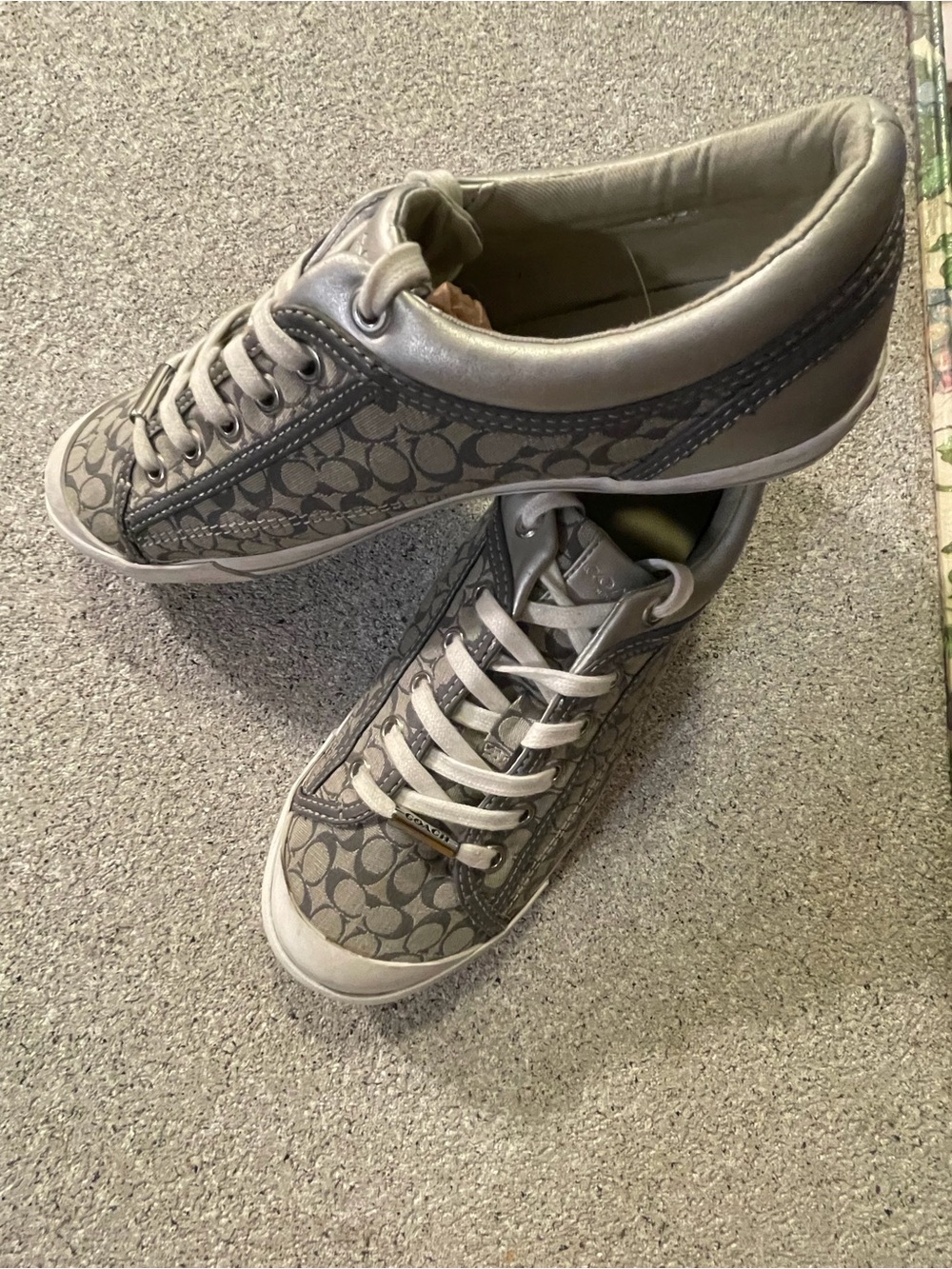 Coach Silver and Gray Signature Canvas Low-Top Sneakers Fabulous.